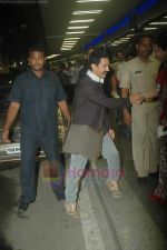 Aamir Khan return from London after Dellhi Belly premiere on 5th July 2011 (13).JPG